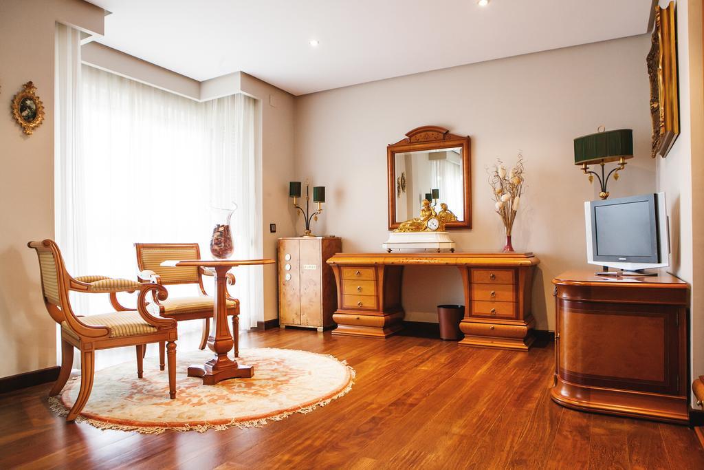 Hotel Rios San Adrián Esterno foto